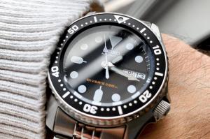 Seiko SKX013 Review: The Best Midsize Diver