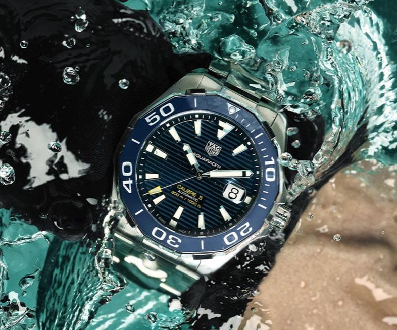 Piepen onszelf handboeien TAG Aquaracer: A Guide to One of the Most Reliable Divers - The Watch  Company